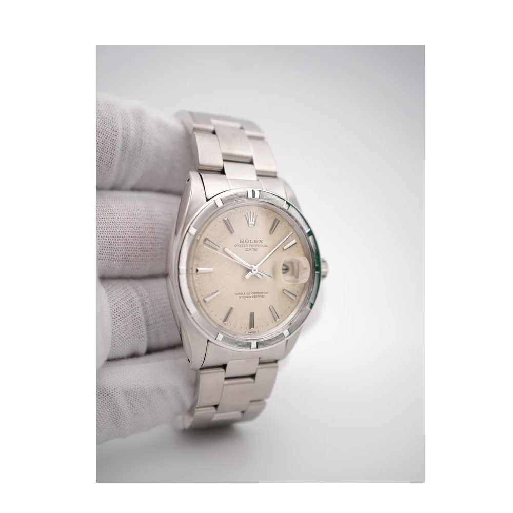 Rolex 1501 Oyster Perpetual Date 34mm Engine Turned Bezel Silver Index Dial Oyster Bracelet 1969
